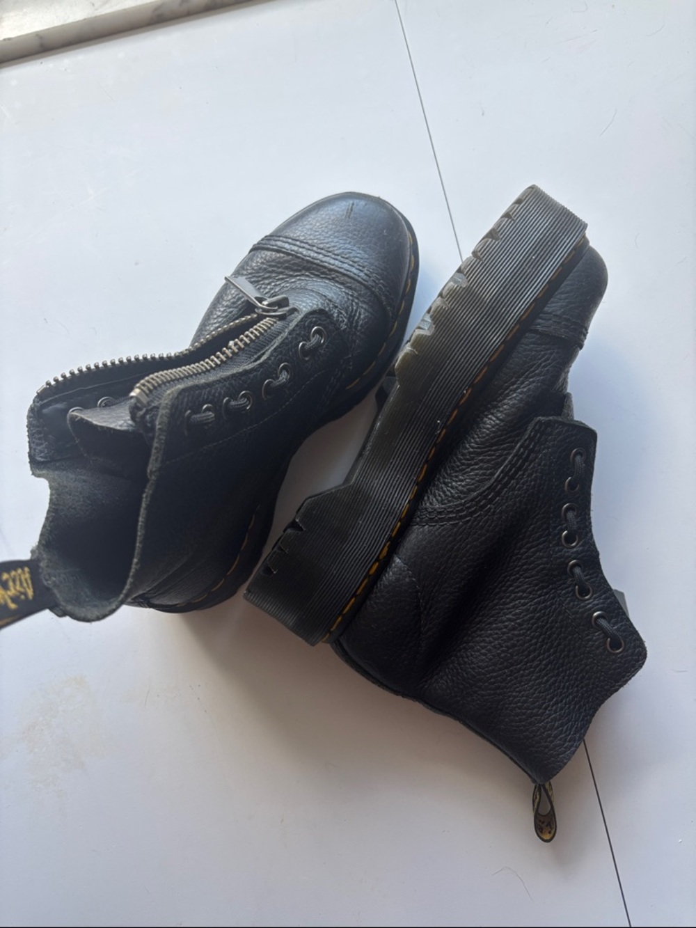 Dr. Martens Sinclair Pebbled Leather size 7